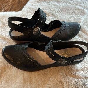 Rieker ladies' dress shoes (black). Sized 40 EU